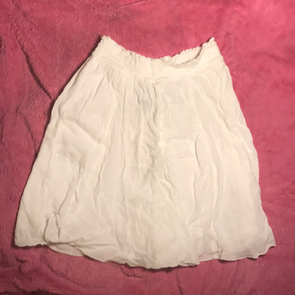 BCX Medium White Ruffled Skirt